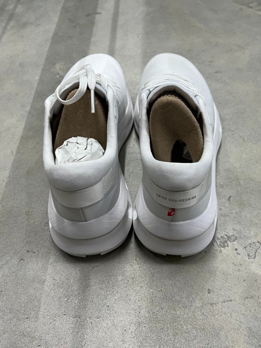 On Running Cloudzone Triple White Wmn's 3WF10071200 - New with Defects - Picture 2 of 13